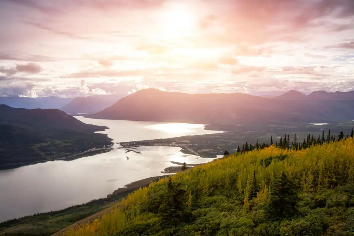 Canada issues 3,300 ITAs to Canadian Experience Class candidates in latest Express Entry draw