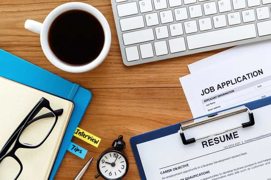 Building A Resume for Job Hunting in Canada: Useful Tips to Build a Strong Resume